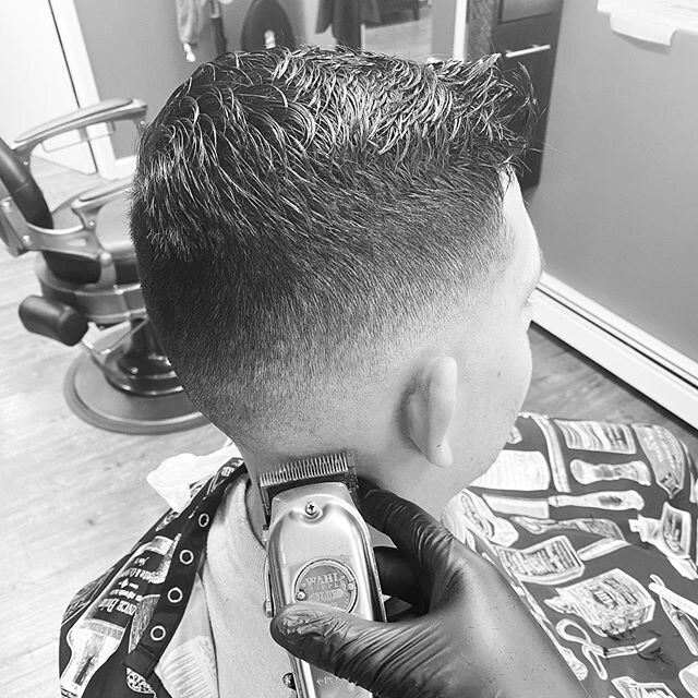Appointment only at Dionythebarber.com @andy_the_barber_ #lifeisgood #danburyct #dionythebarber #getfresh #barbershop #professional barber