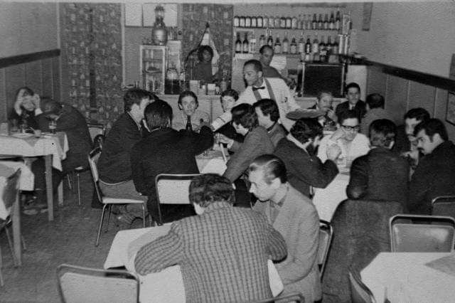 Uma imagem rara do interior do bar Alaska na década de 1960 (Arquivo Familiar/Reprodução Tânia Meinerz)