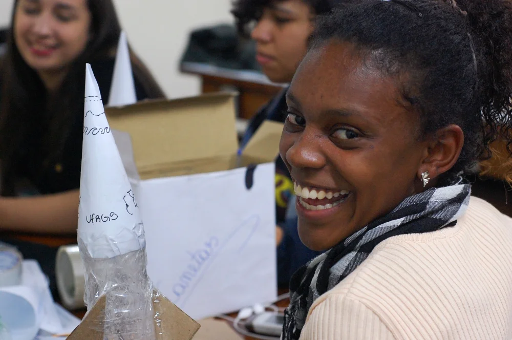 As ações buscam reduzir no futuro a desigualdade de gênero no mundo das ciências (Fotos/Divulgação)