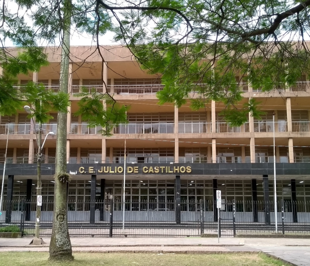 Escola usa jogos de memória para ensinar sobre Porto Alegre