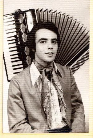 Acordeonista da banda Os Tropeiros da Amizade