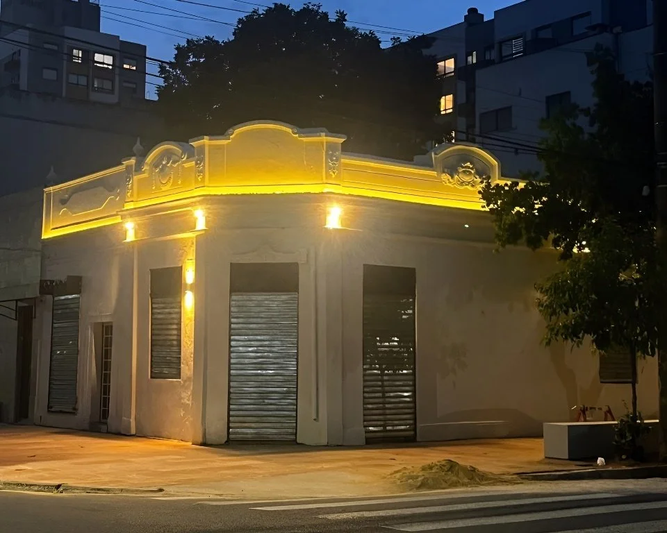 Casa centenária na esquina da Olavo Bilac com Ignácio Montanha, no bairro Santana, em Porto Alegre, onde será aberto bar Café Olavo