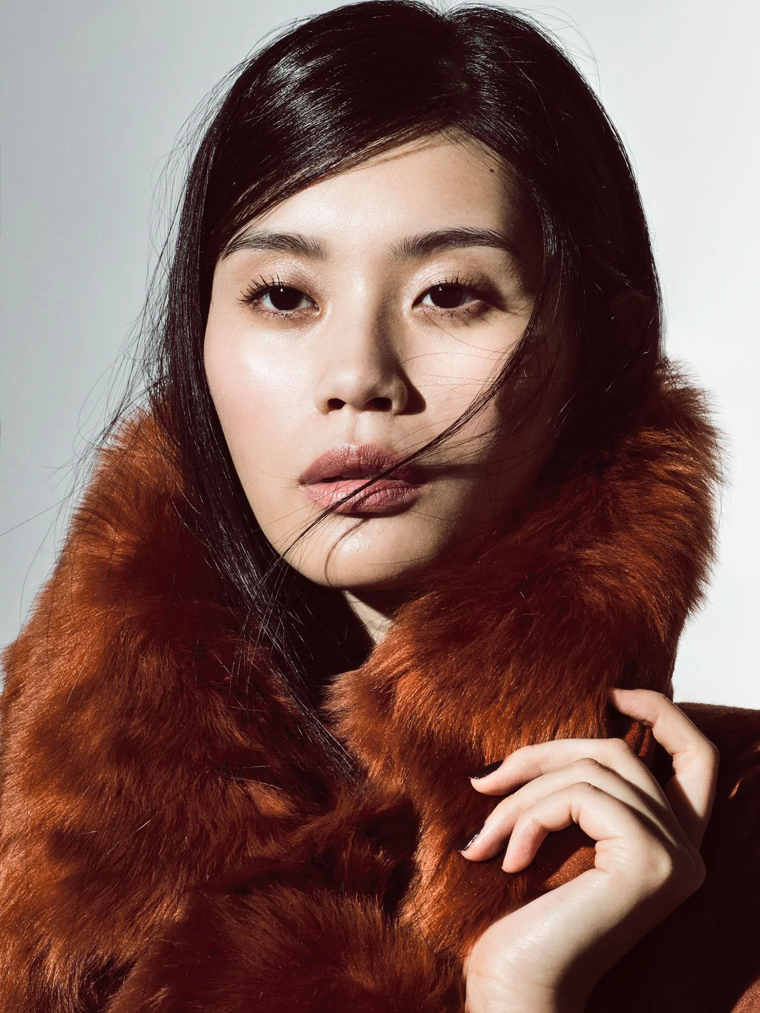 ming-xi-and-daga-ziober-by-regan-cameron-for-vogue-china-october-20153.jpg