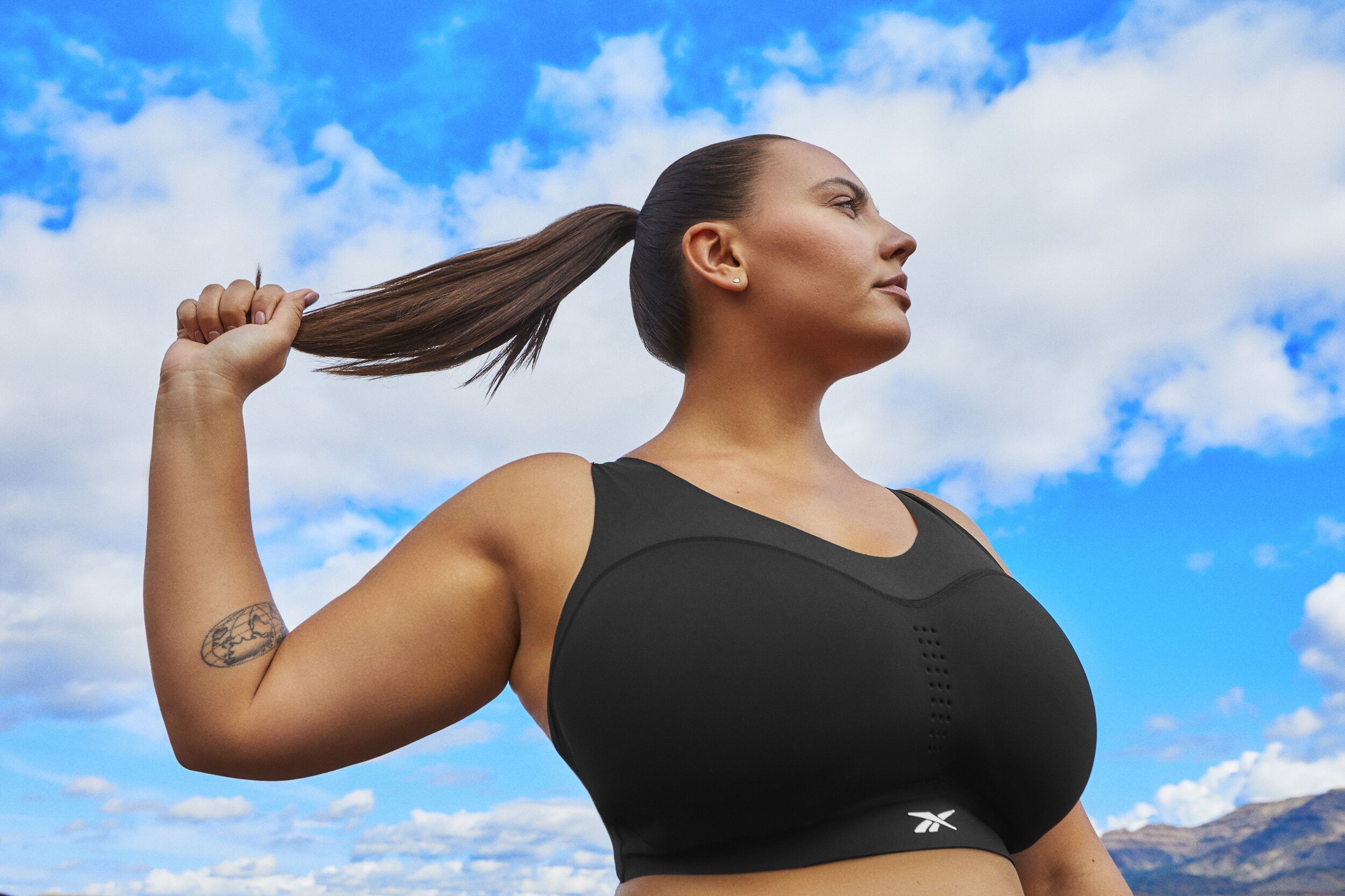 Frill Hates Relaxing Anna Krylova X Reebok Pure Move Bra Campaign — Healthy is the new skinny