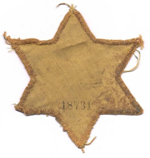 L'étoile jaune que Moshe Ovadia et tous les Juifs de Salonique ont été forcés de porter pendant la guerre.
