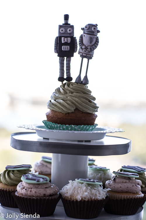 Wedding cupcakes with bride and groom robots