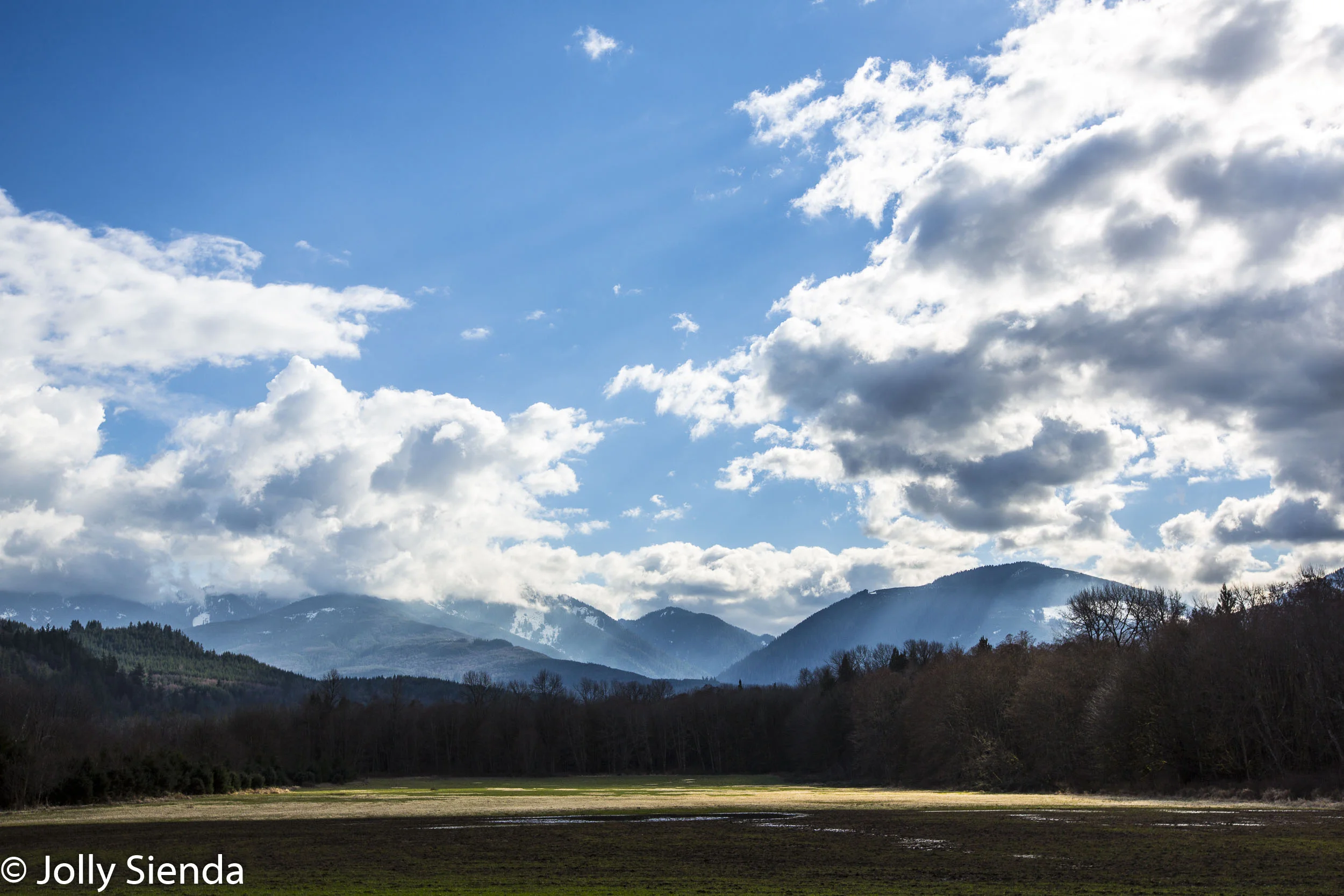The scenery along the North Cascades Highway is breathtaking!