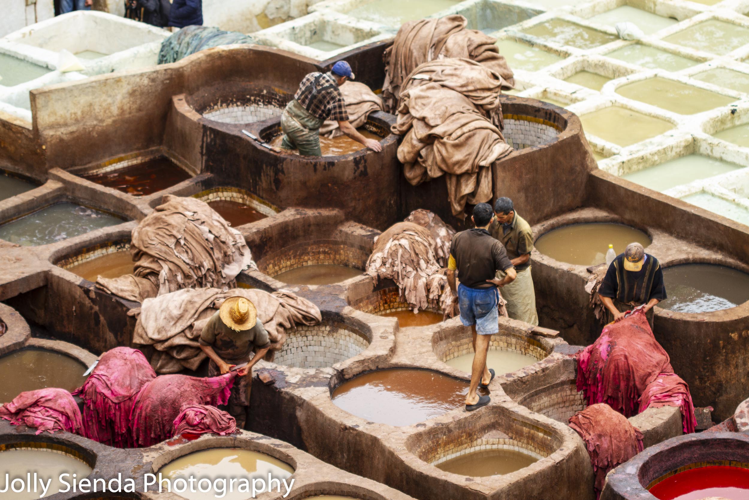 Men working at the Chouara Tannery