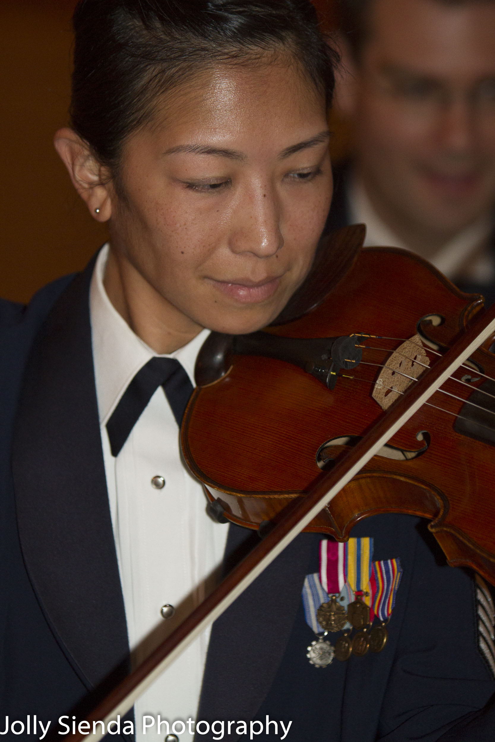Airforce woman plays the violin