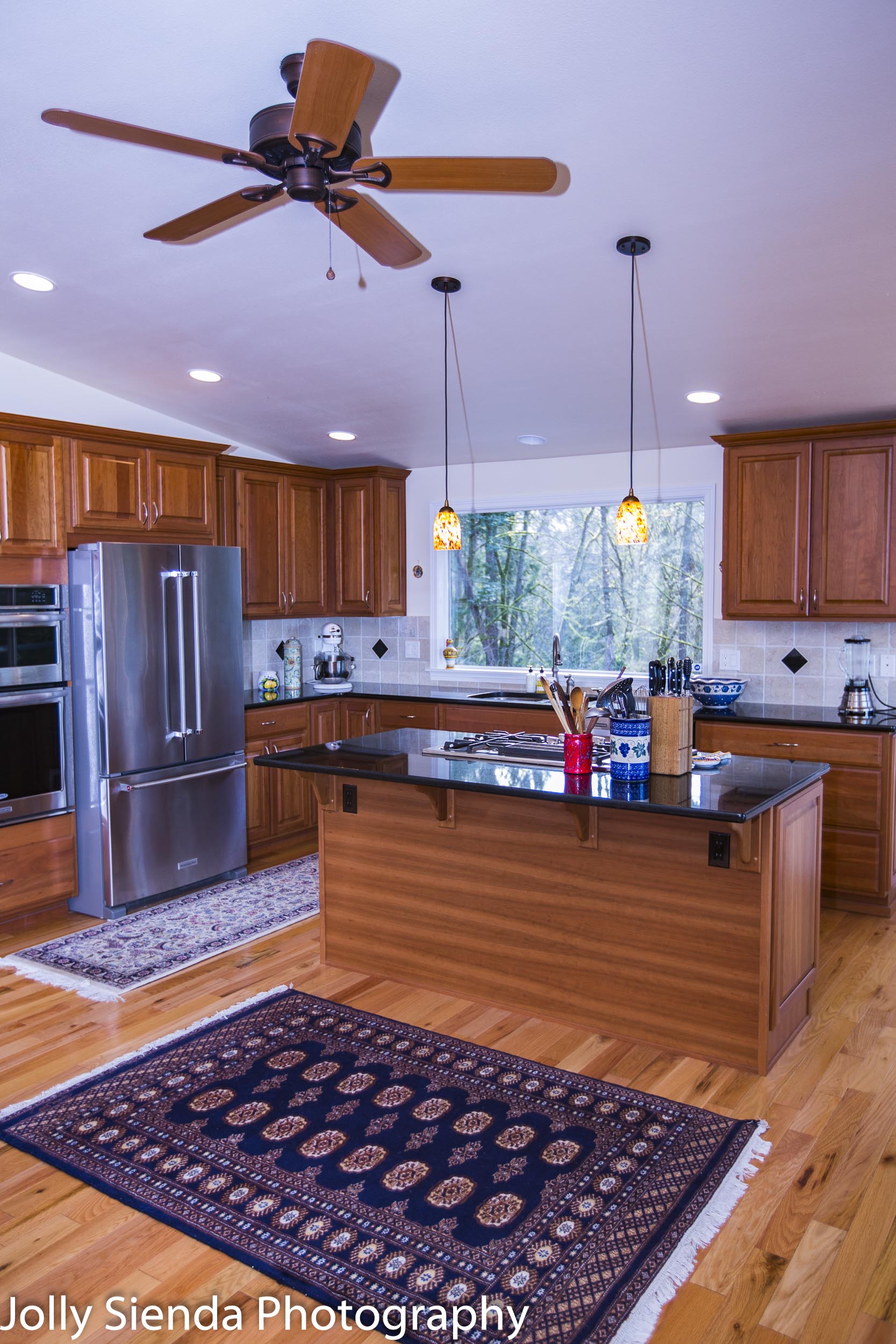 Residential real estate photography, gourmet kitchen