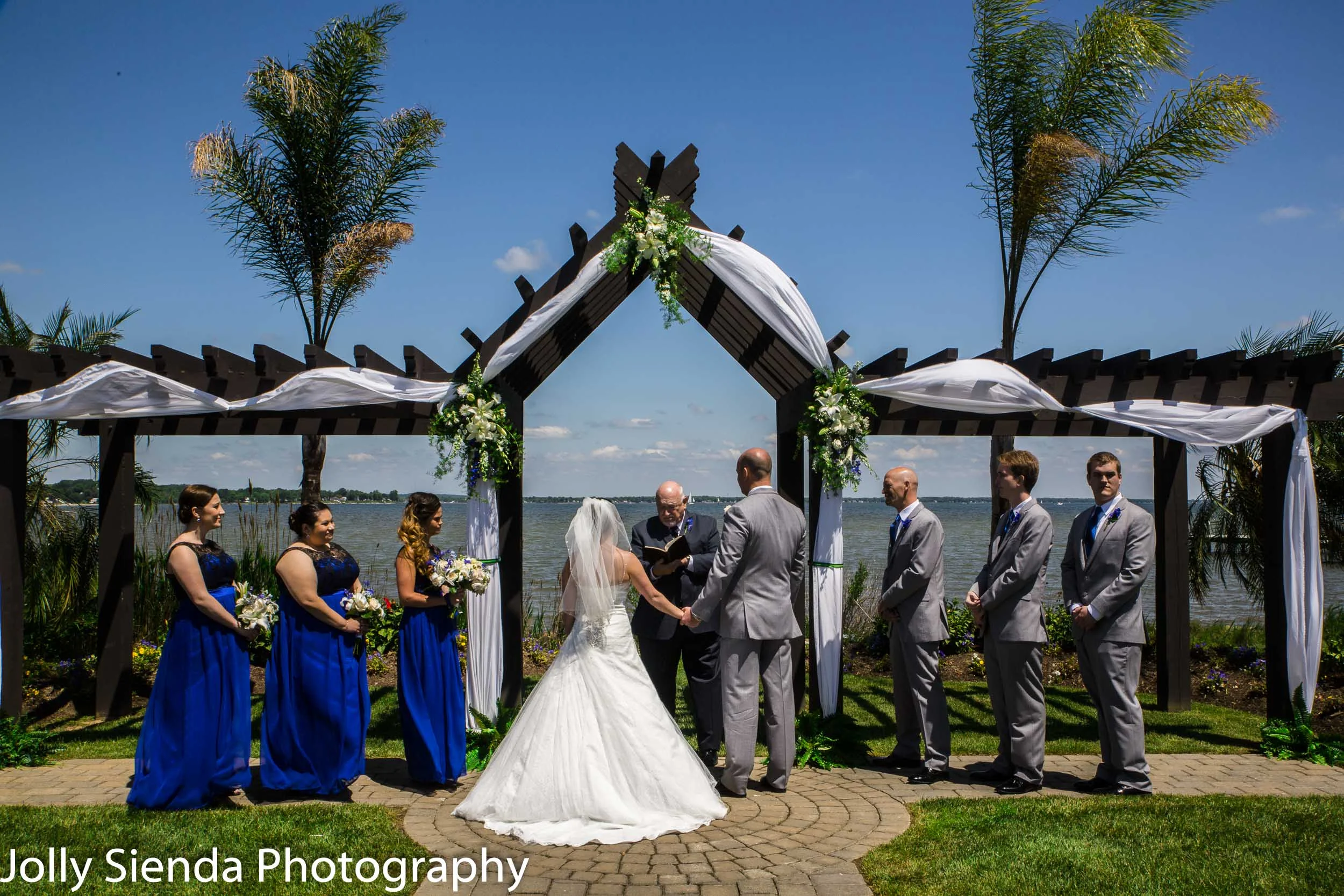 Poulsbo, Washington tropical style wedding.