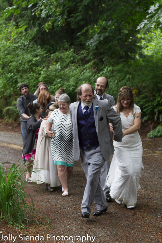 Wedding party and guest congo line, Pacific Northwest wedding ph