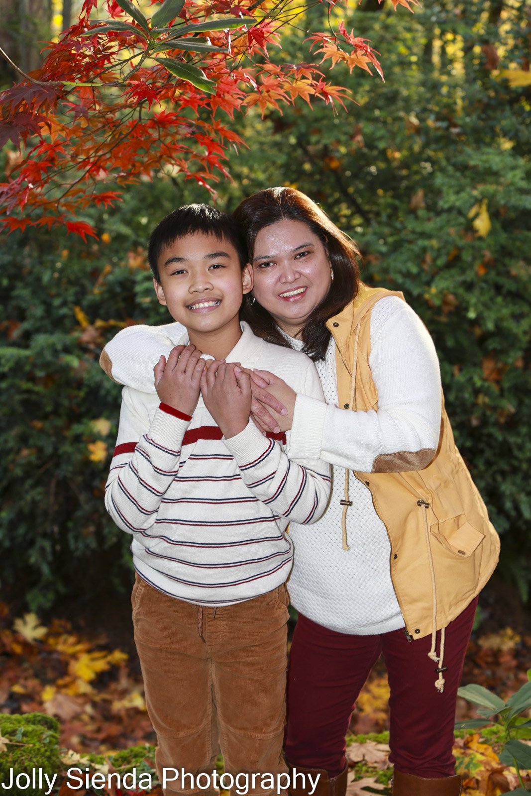 Daisy and Jayden autumn mini family photoshoot