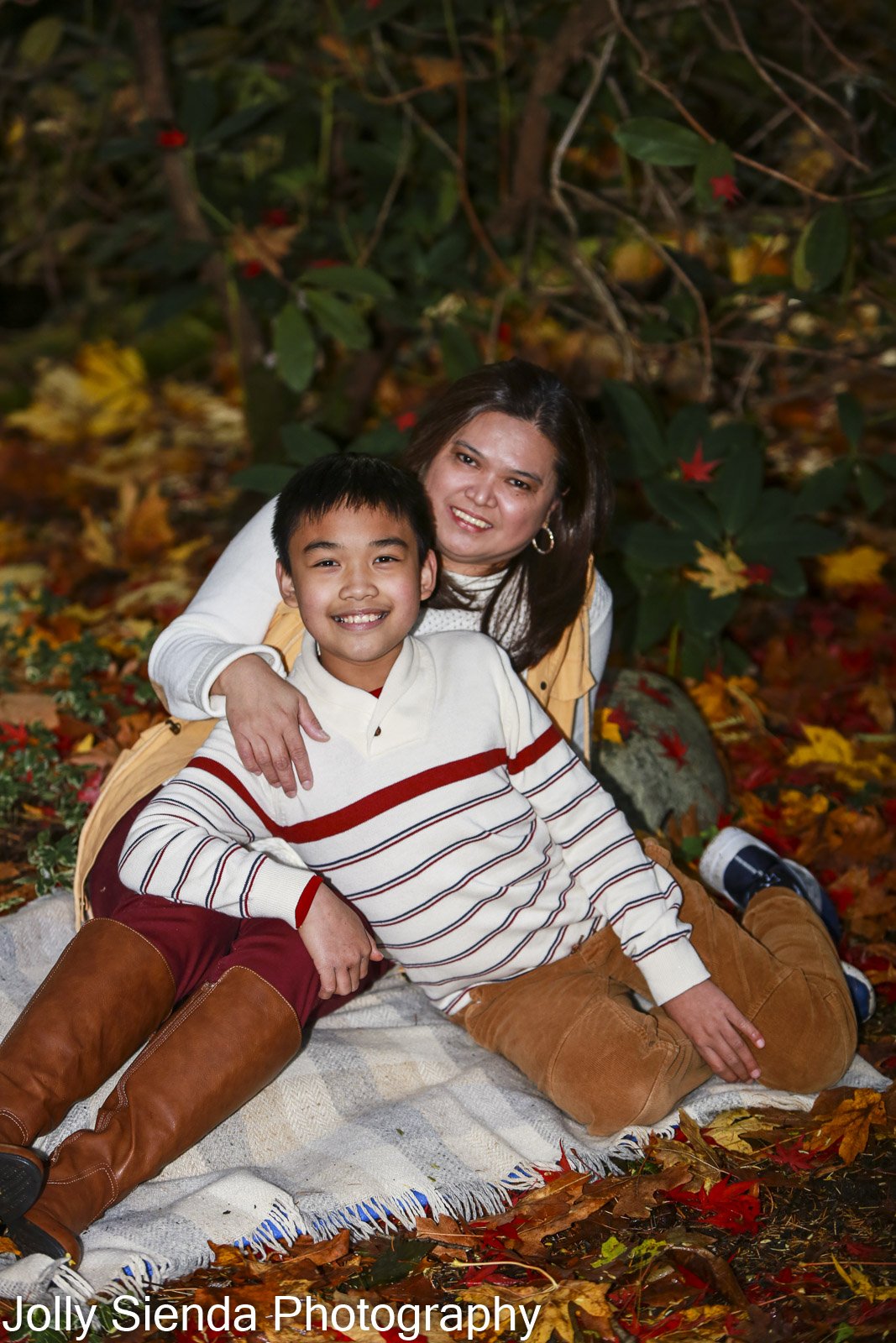 Daisy and Jayden autumn mini family photoshoot