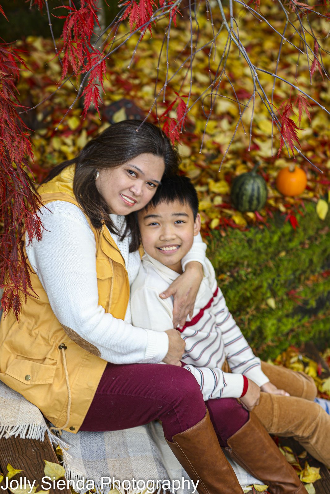 Daisy and Jayden autumn mini family photoshoot