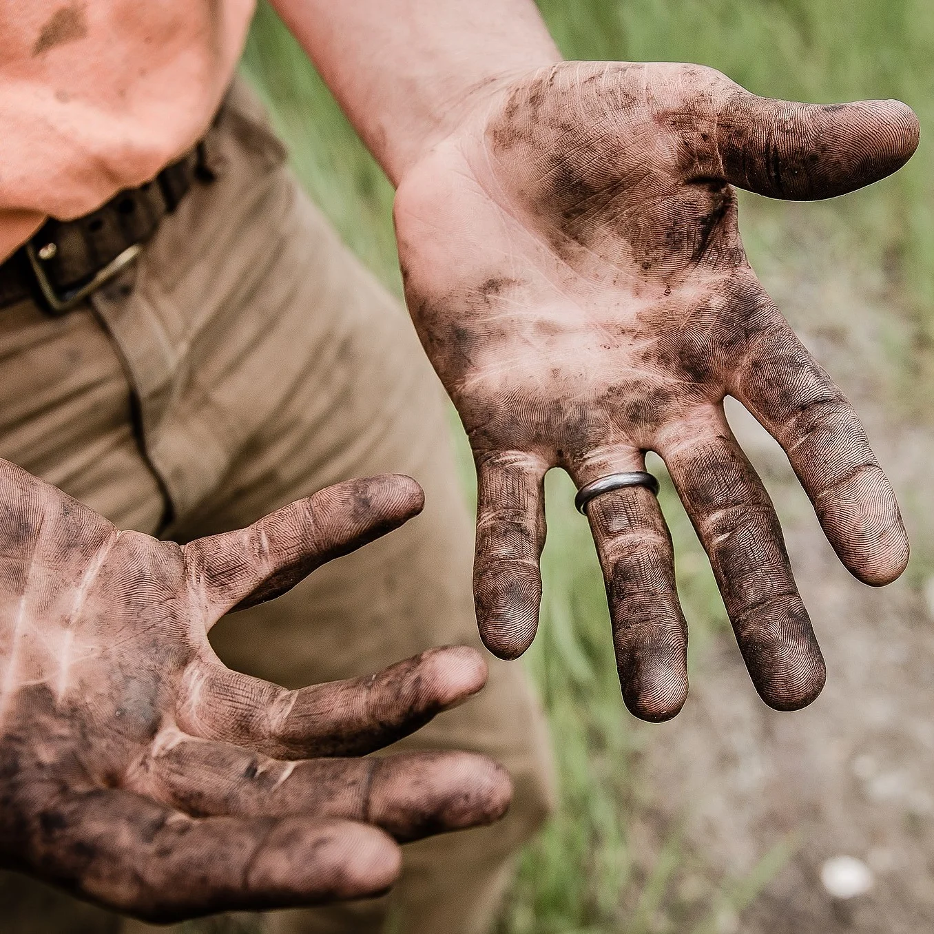 Solution for Dirt-Stained Hands