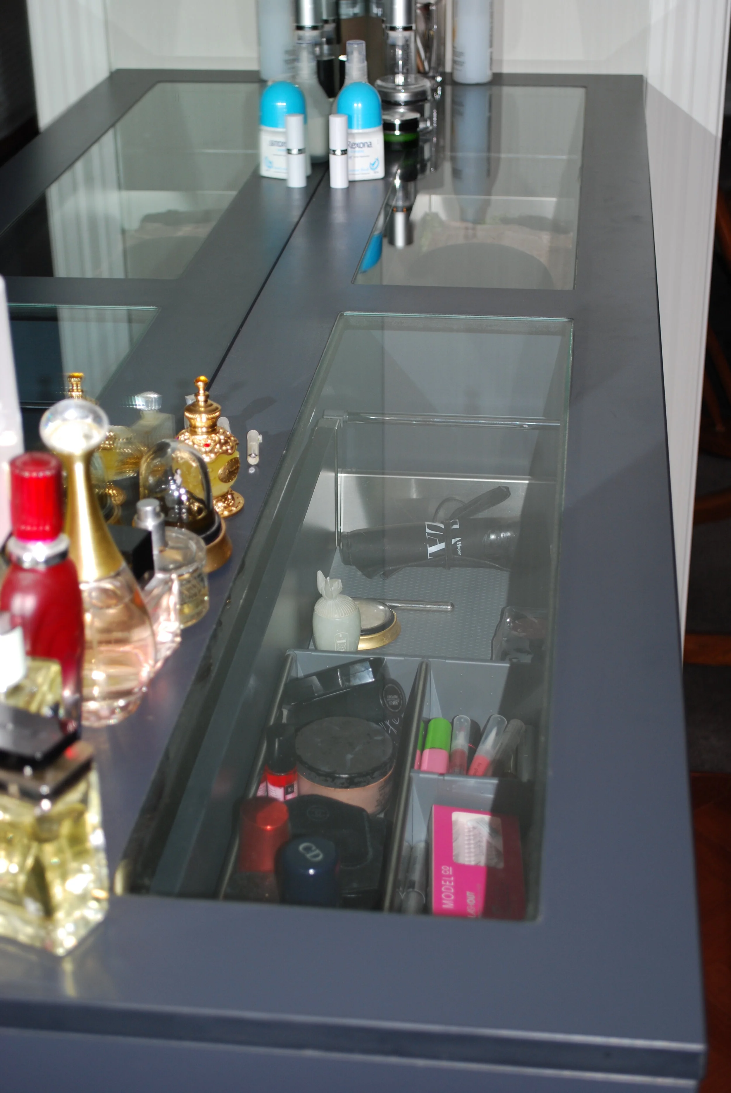 Glass top island robe.JPG