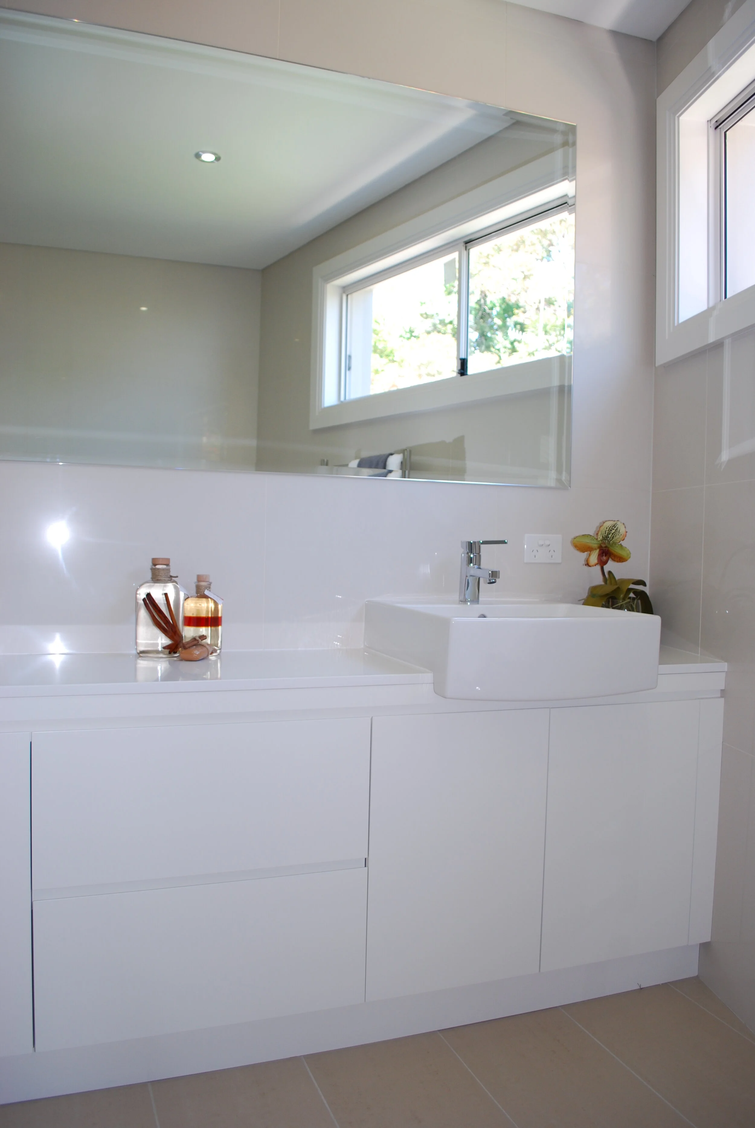 Float vanity thick.JPG