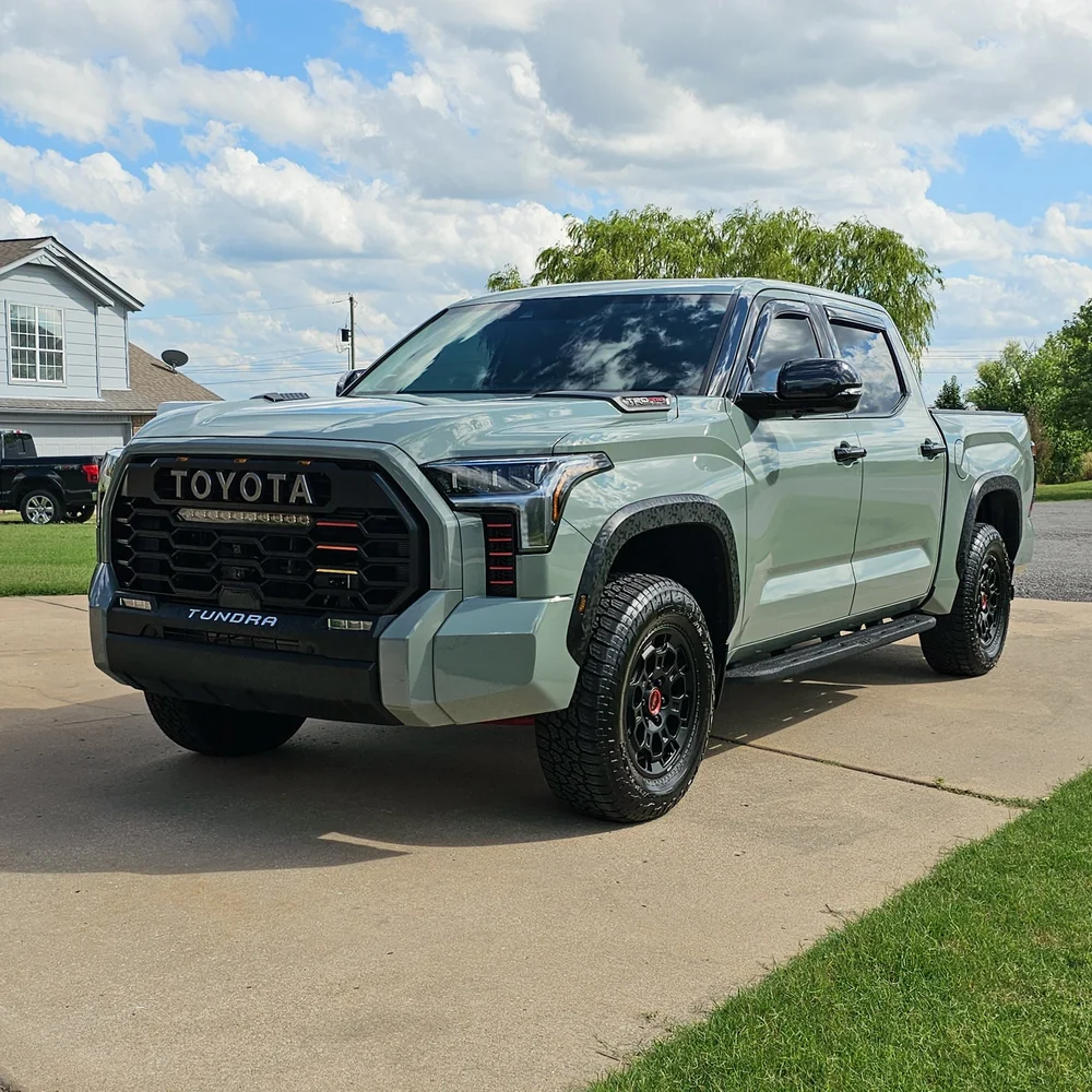 Clean Toyota Tundra exterior