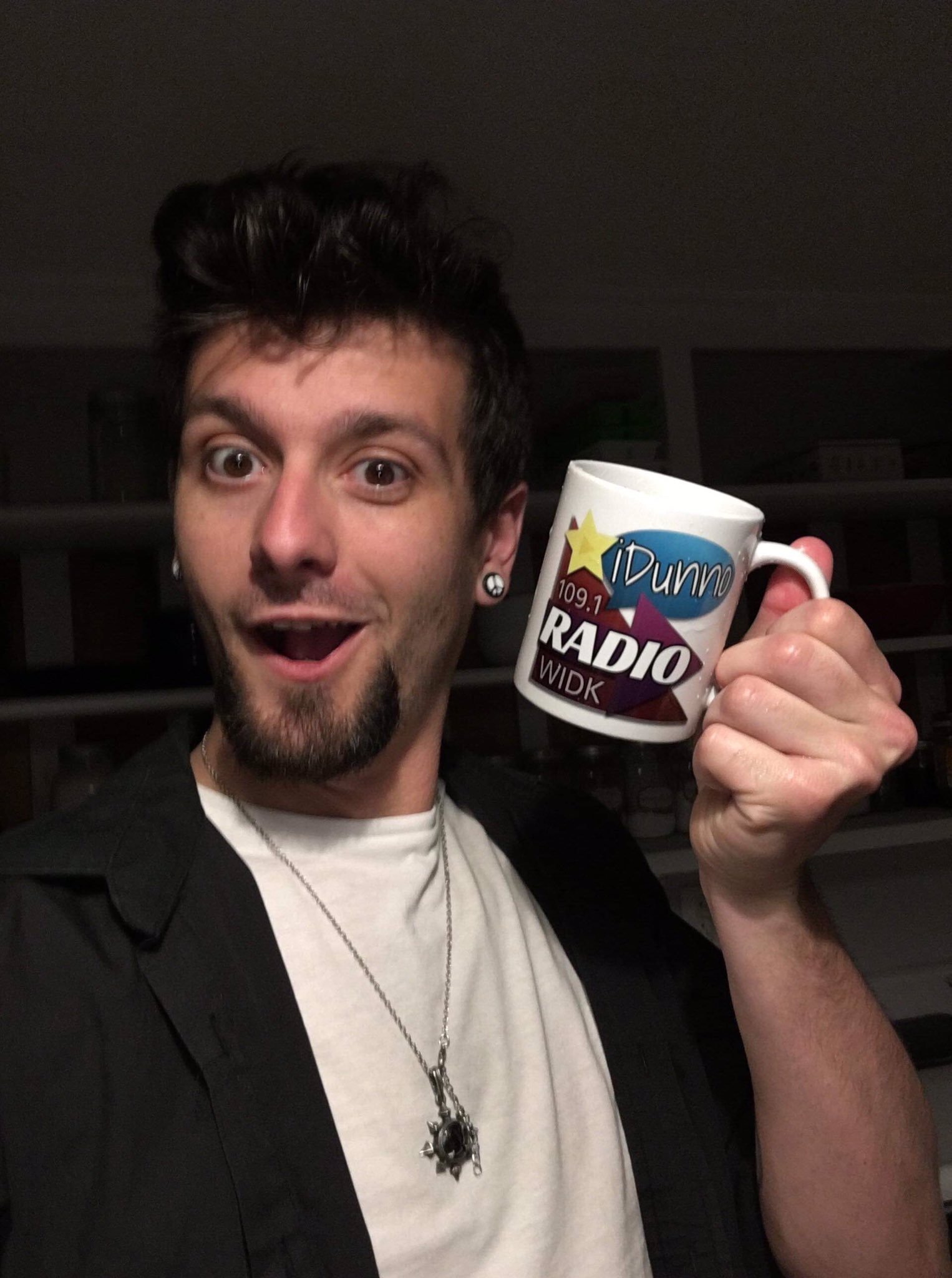 D85wVbeXYAEHQX4.jpeg