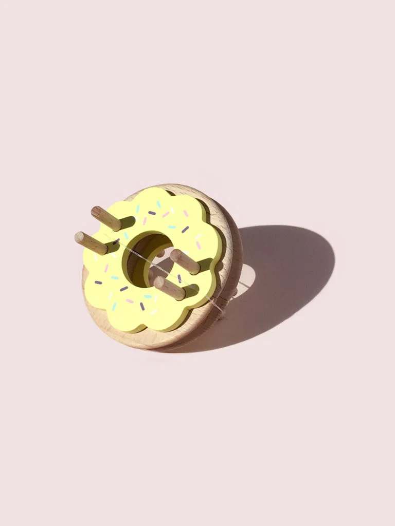 Pom-Maker-Donut-wooden-pom-maker-lemon-web-768x1024.jpg