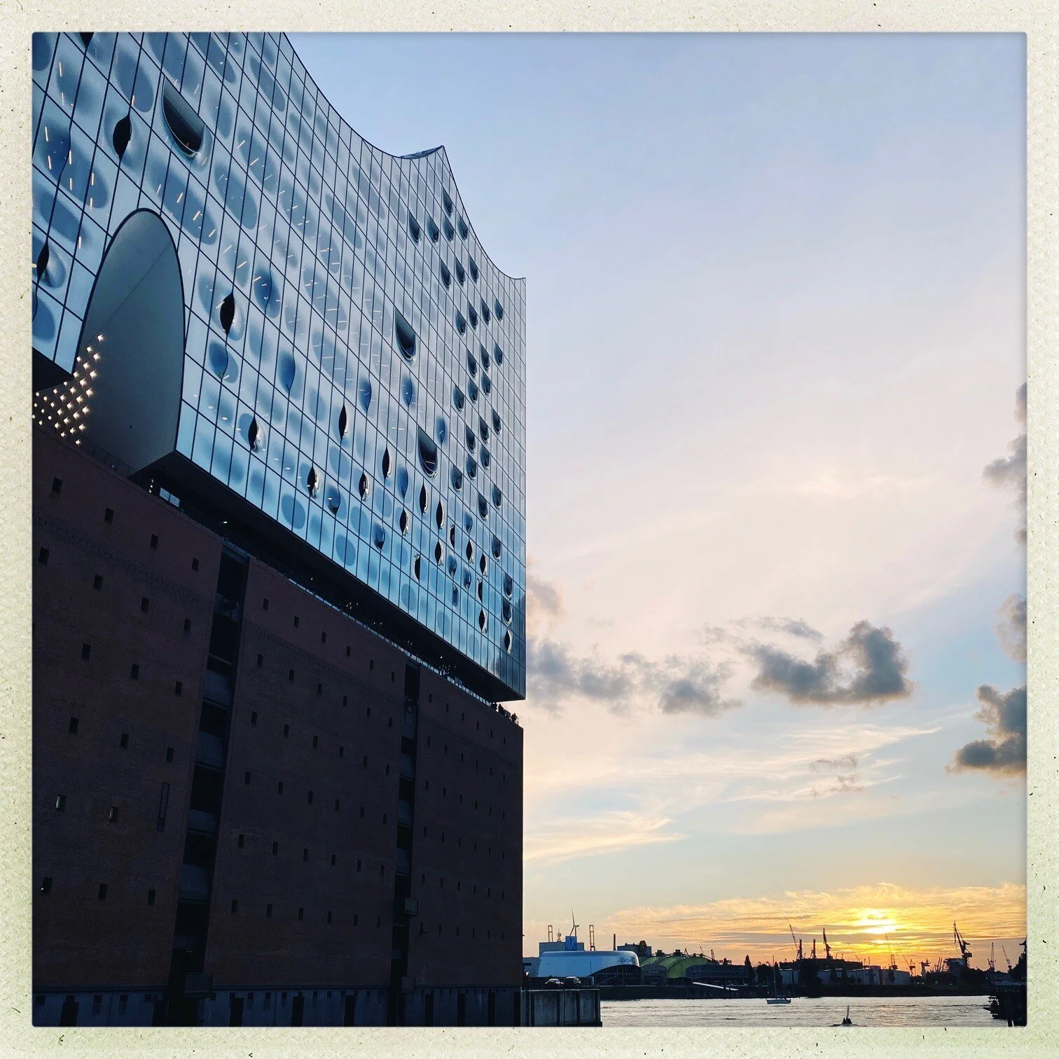 Beethoven Klavierkonzerte mit der Sächsischen Staatskapelle in der Elbphilharmonie