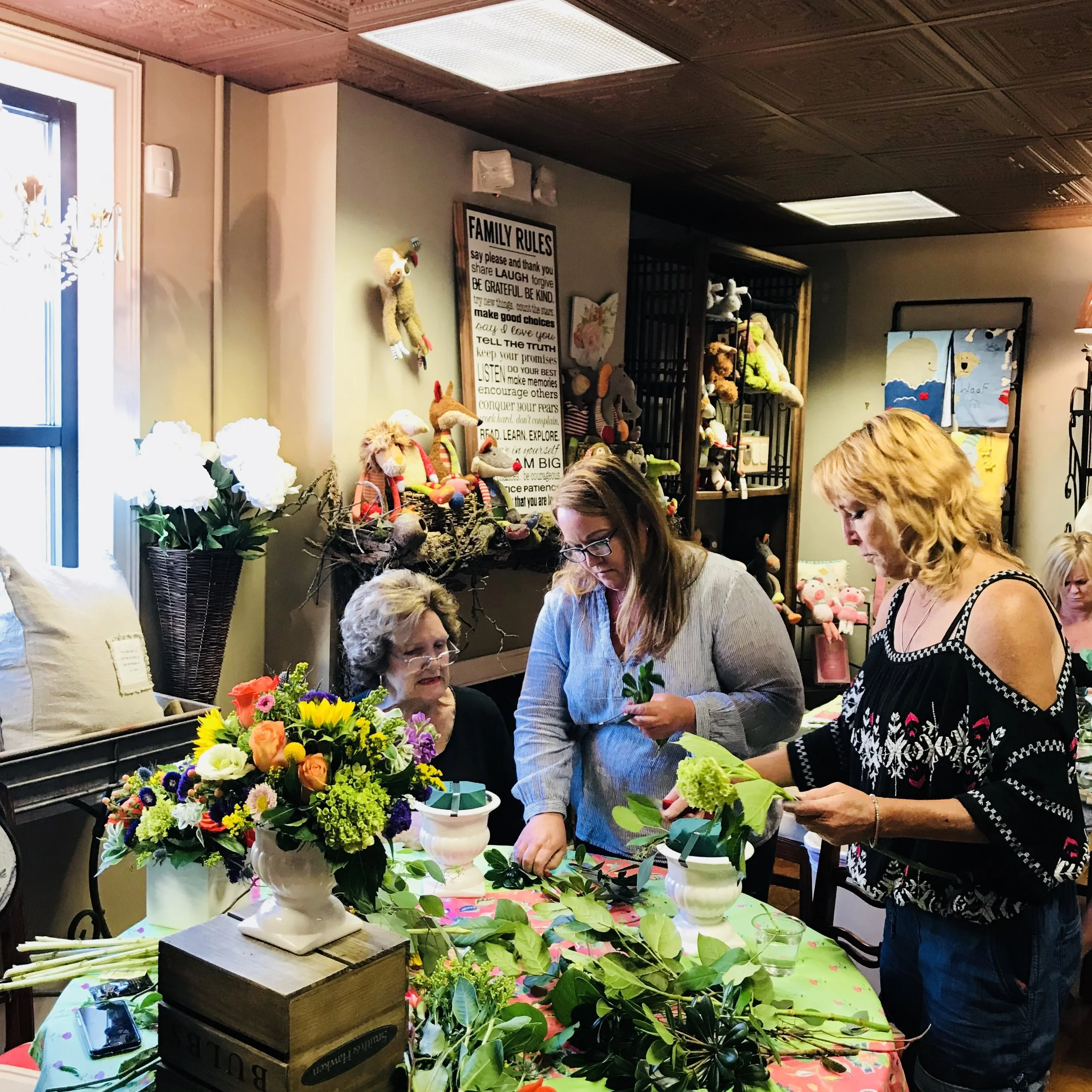 Flower Foundations Workshop at The Fig Leaf. Floral arrangement by Yellow Canary www.yellowcanaryonline.com