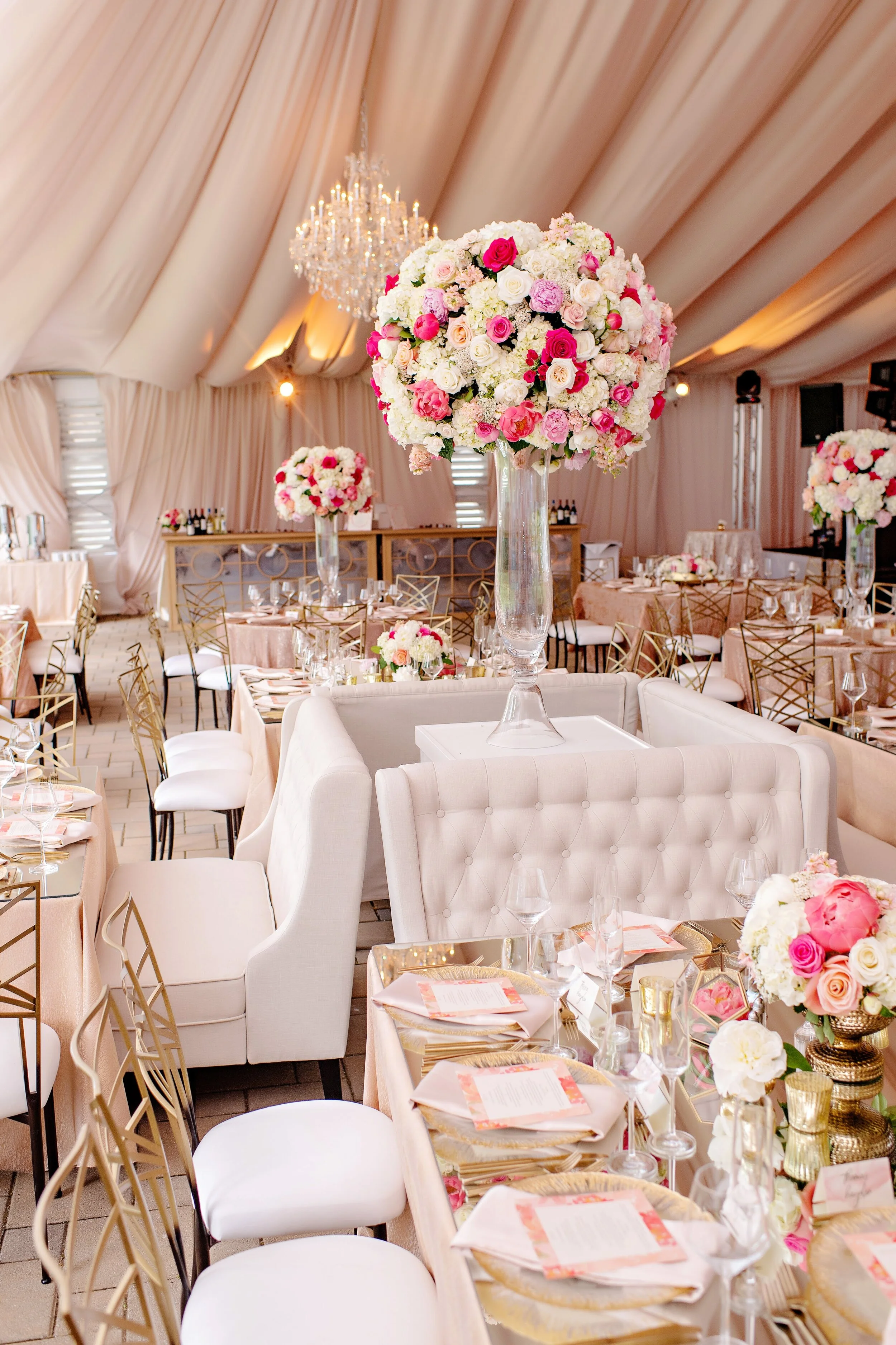 Bright florals for Cincinnati wedding