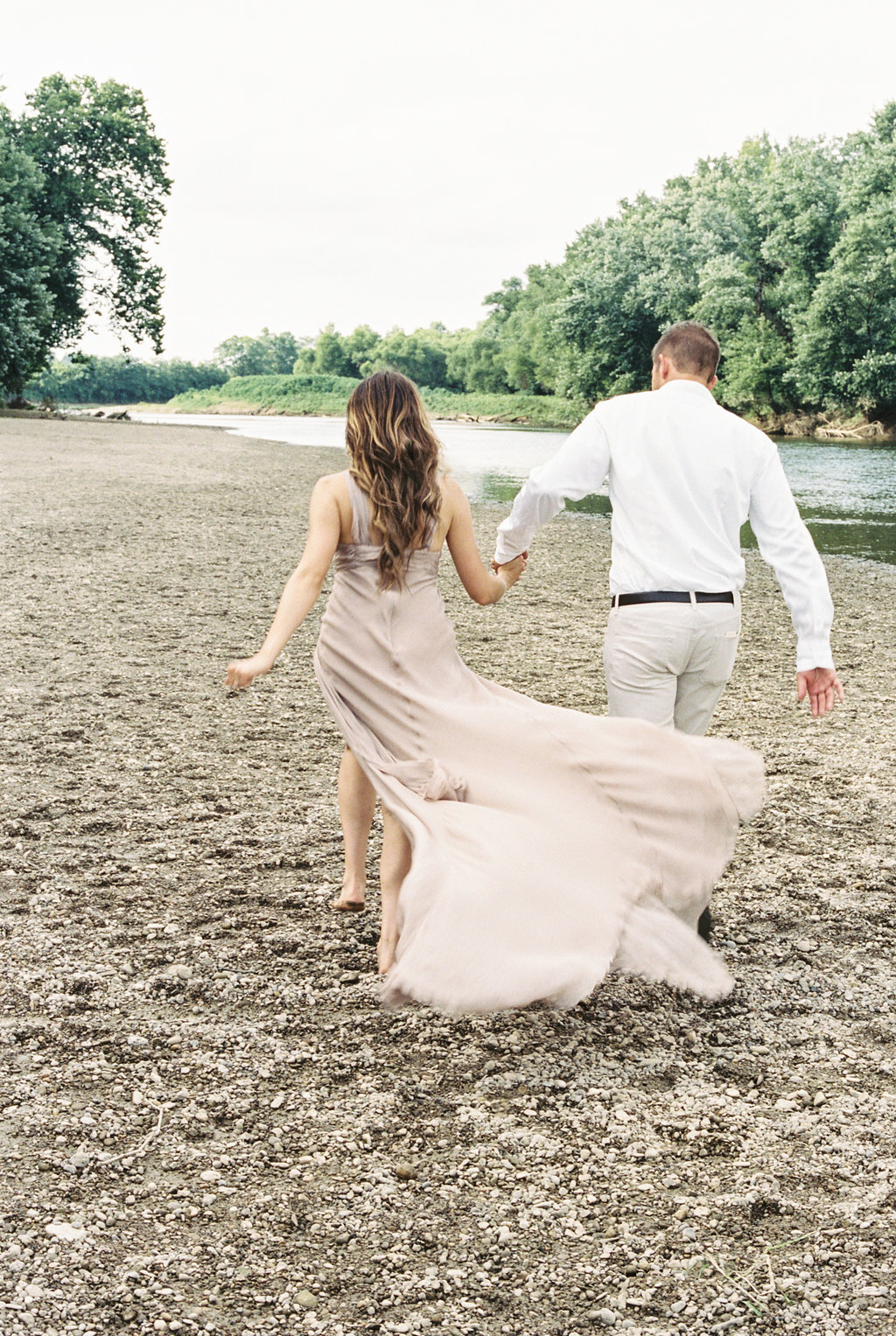 River's Edge elopement with photos by Caroline Koehler