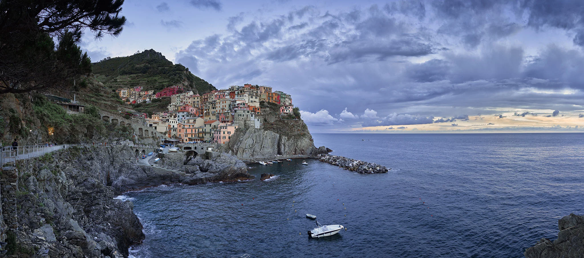 Manarola_Panorama_Night_5 kopieren.jpg