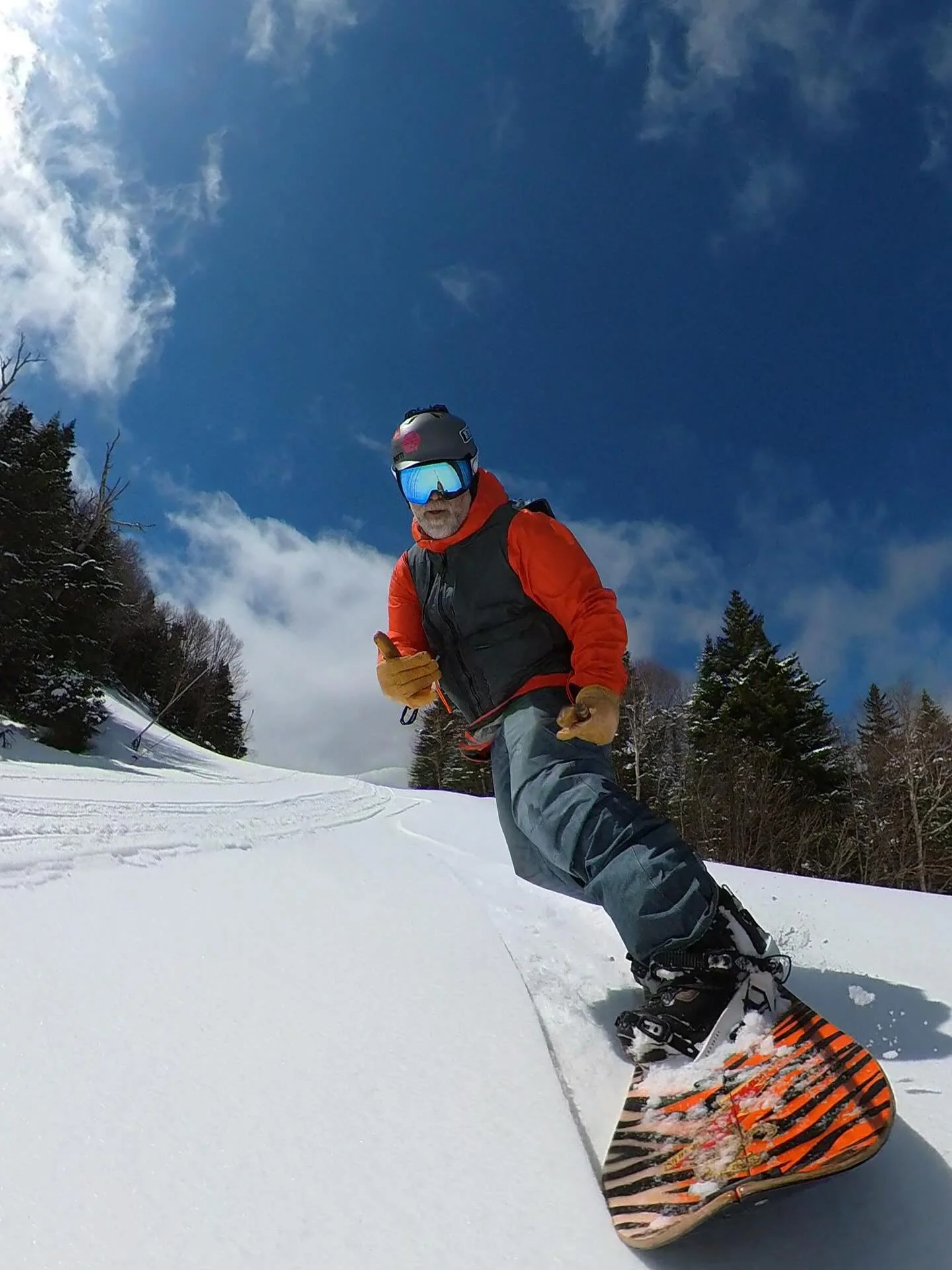 From a few Springs ago..
&bull;
Bonus pow day after @smugglersnotchvt closed, late April on the Ride the Lightning Tiger split.
&bull;
#woodcarver
#snowboard 
#split 
#splitboard 
#alwaysgo
#snowboarding 
#fasterthanyou 
#iutu 
#expecttoselfrescue 
#