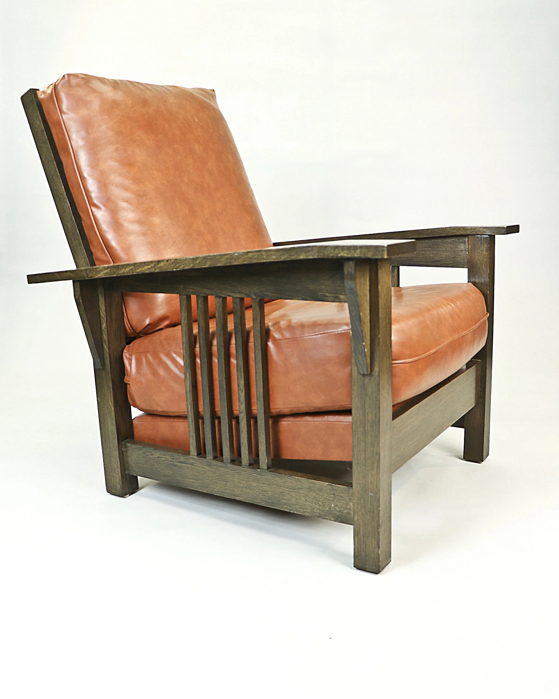LoungeChairLeather2.jpg