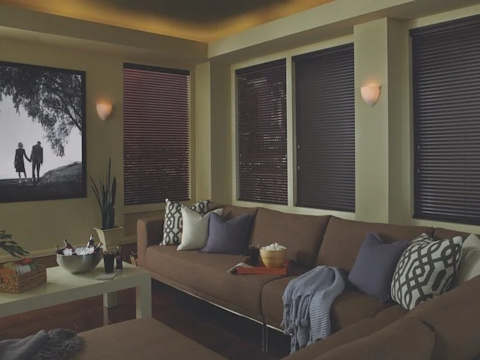 Macro Aluminum Blinds with de-Light™