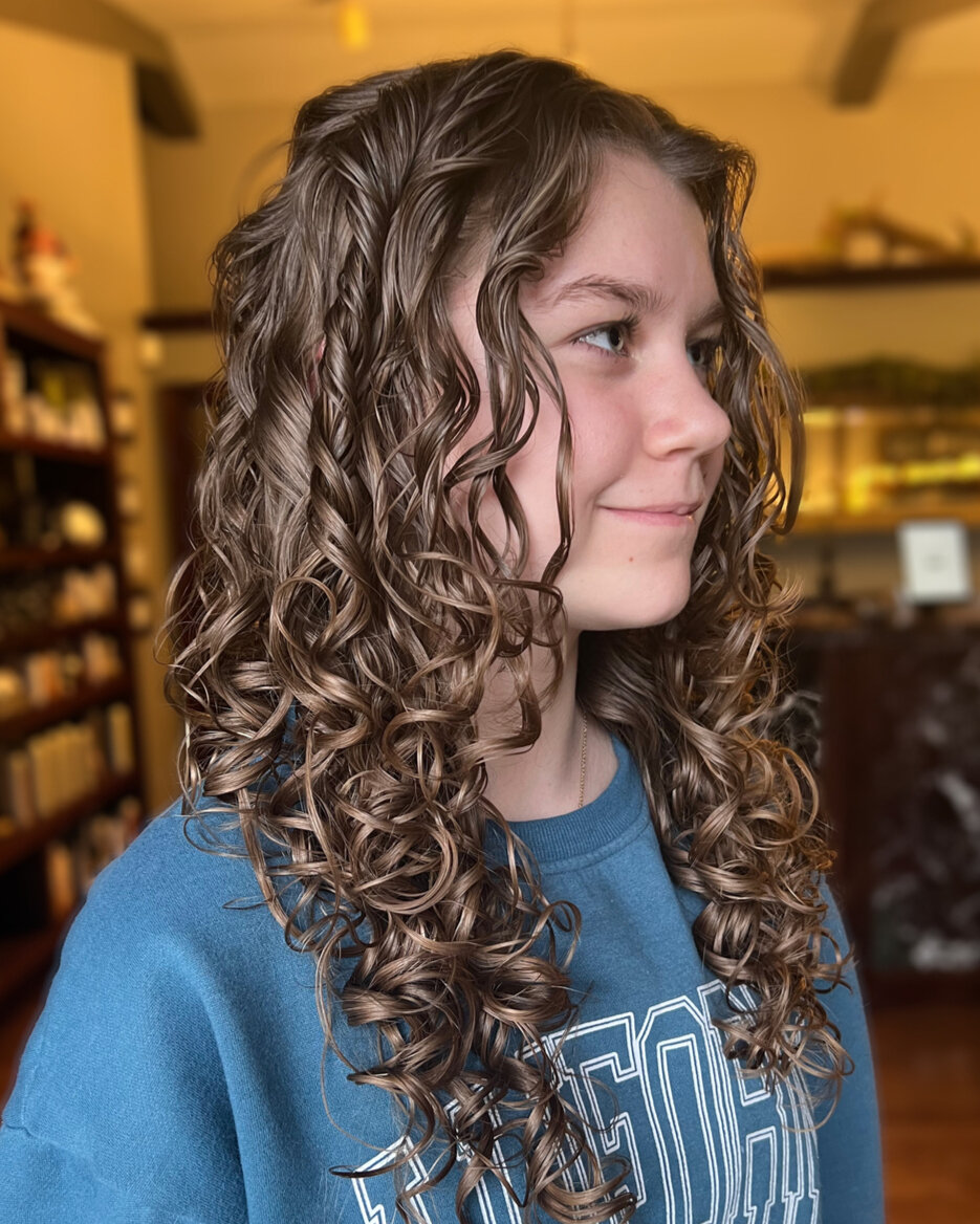 Curly haircuts are always the best when @david.morrisette is working on your curls. David is our curl wizard and can give you all the tips on caring for your curls! If you've ever wanted your very own customized curly styling lesson, stay tuned for o