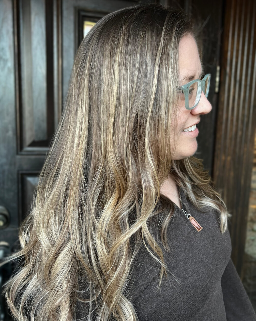 Spring is in the hair! This dimensional bronde by @hairbyjessicanord is the perfect low-maintenance look for the warm weather 🌼 Have you ever tried a lived-in hair color before?​​​​​​​​​

#knoxville #knoxvilletn #knoxvilletennessee #knoxvillehairsty