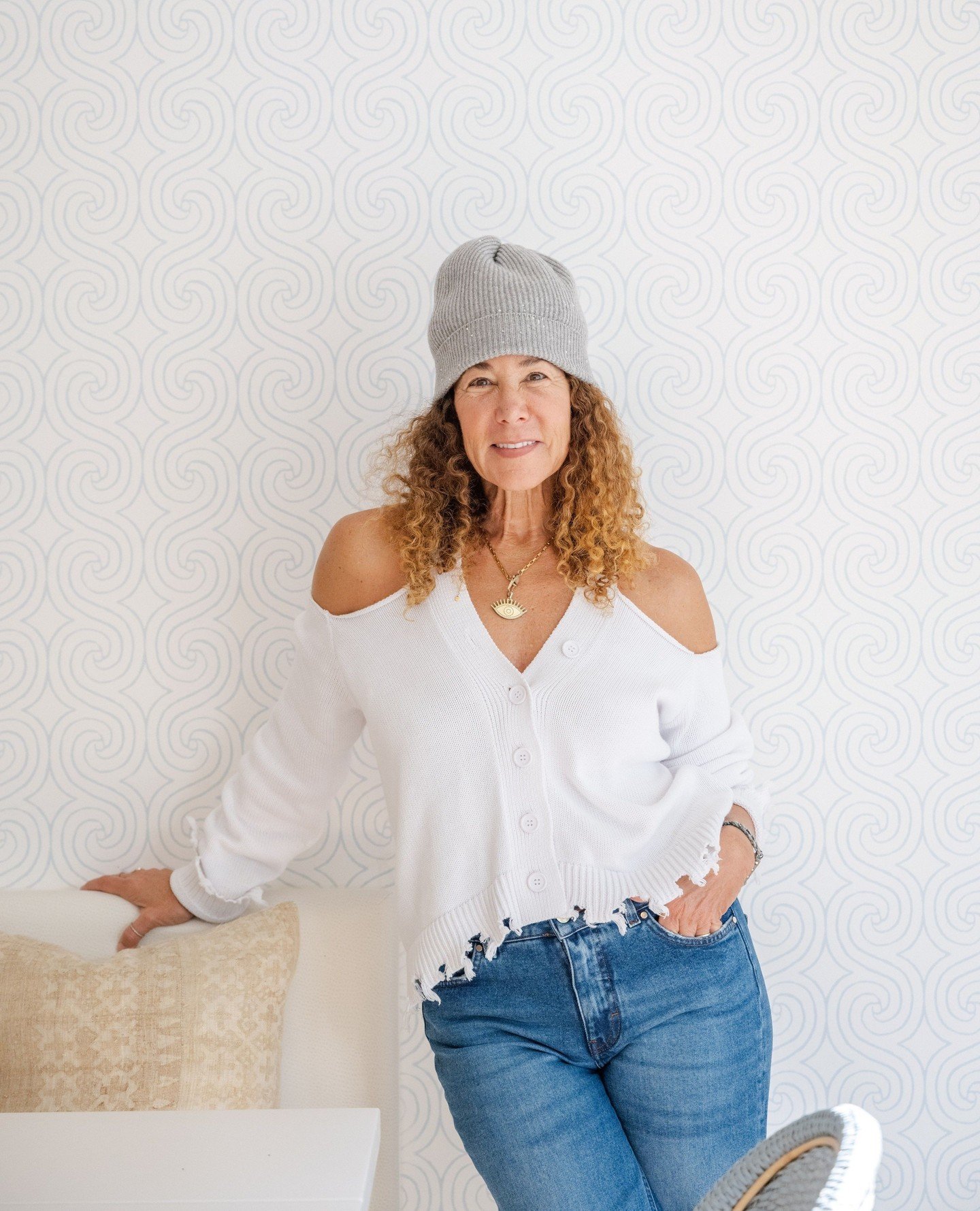Hi, I'm Jodi 👋🏼 I've been sprinkling my design magic throughout Santa Barbara for over 20 incredible years. From the moment I put down roots here, creating stylish spaces has been my passion. From renovating entire homes to adding the perfect finis