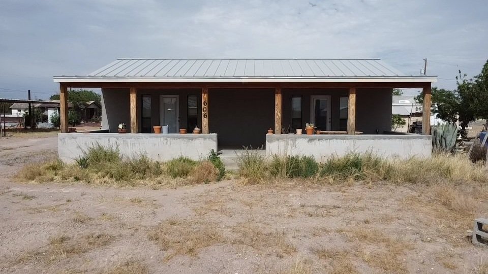 Front+ext.jpg