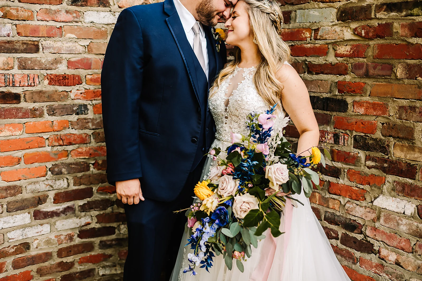 Thompson_Wedding_Sneak_Peaks_Ashley_Benham_Photography-32.jpg