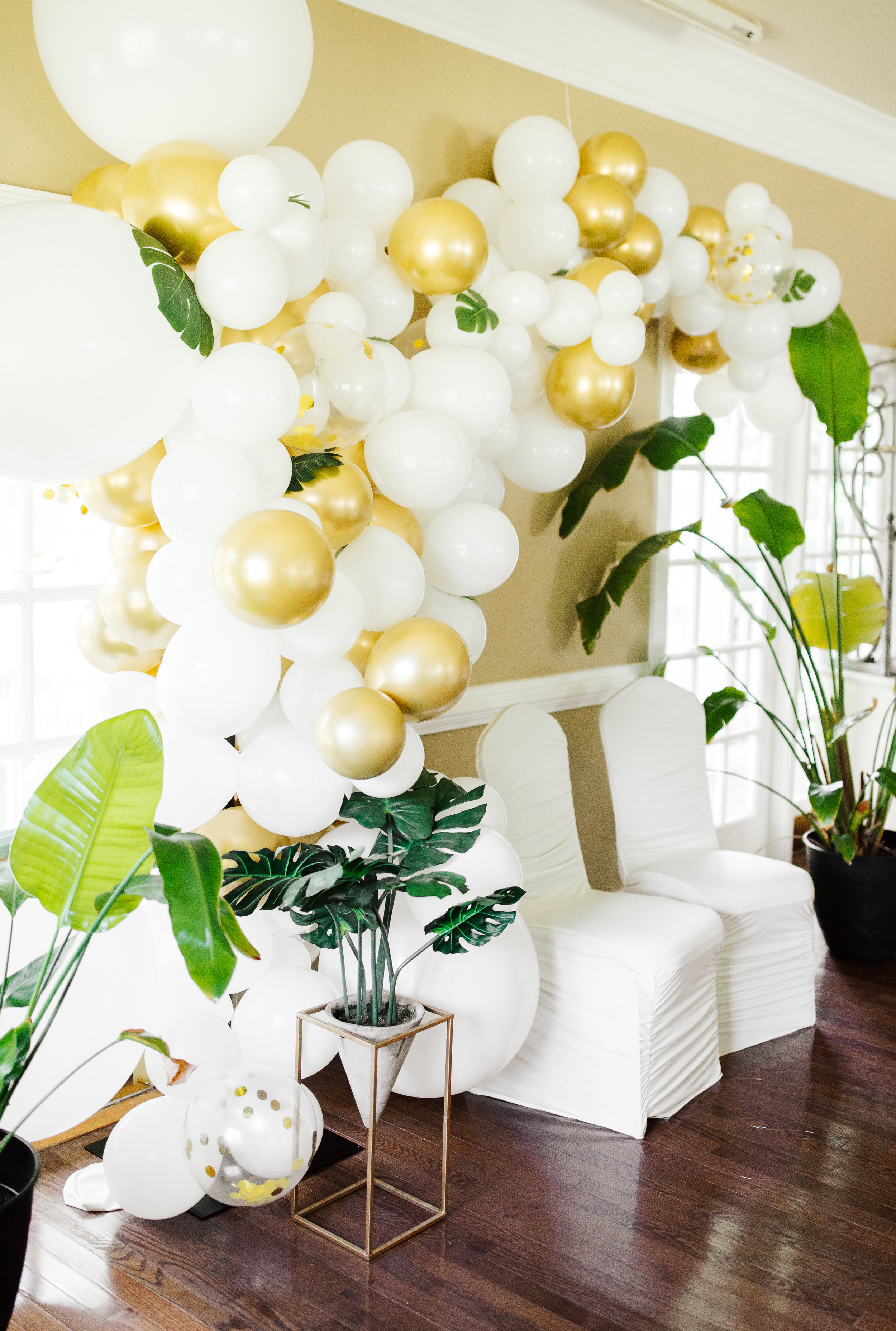 memphis-tennessee-wedding-planner-floral-designer-balloon-design-balloon-installation-bonne-terre-whit-photography