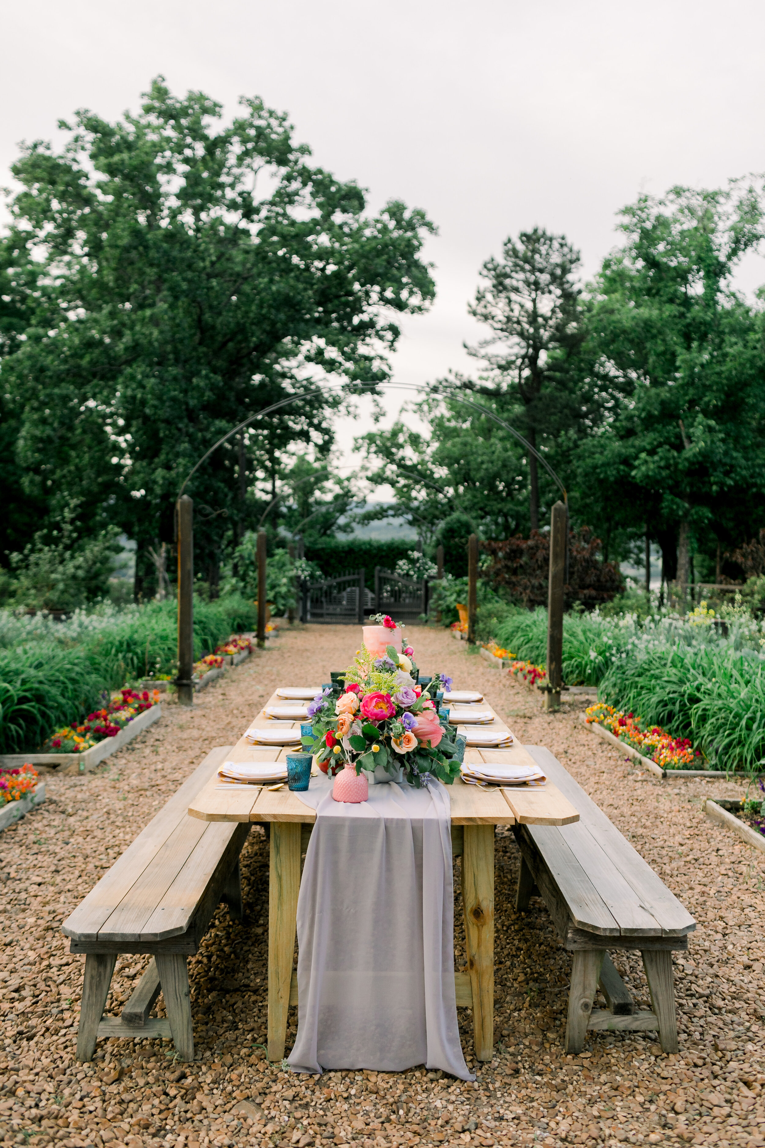 moss-mountain-farm-rustic-outdoor-wedding-table