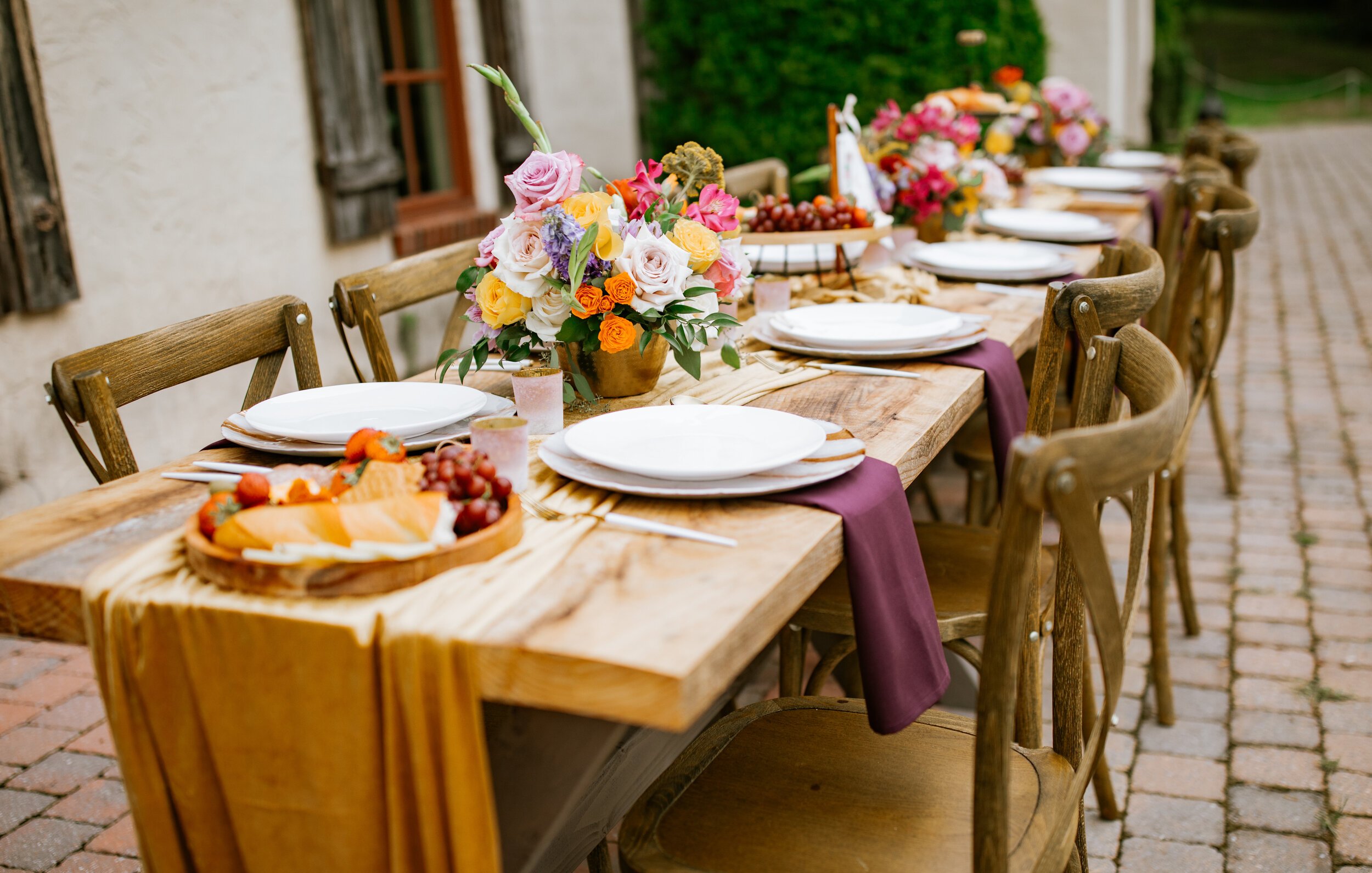 crown-winery-rustic-wedding-table-setup