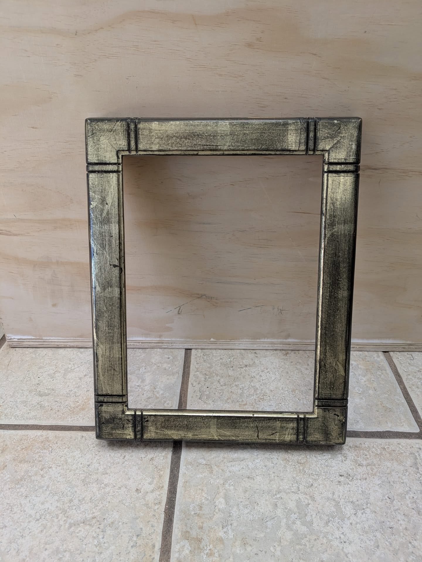 Custom 1 3/4"
16k top dark sides 
9x12
$160 + free shipping
.
Comment below if interested in purchasing frame. Name will be drawn in 5ish minutes. That person gets first dibs.