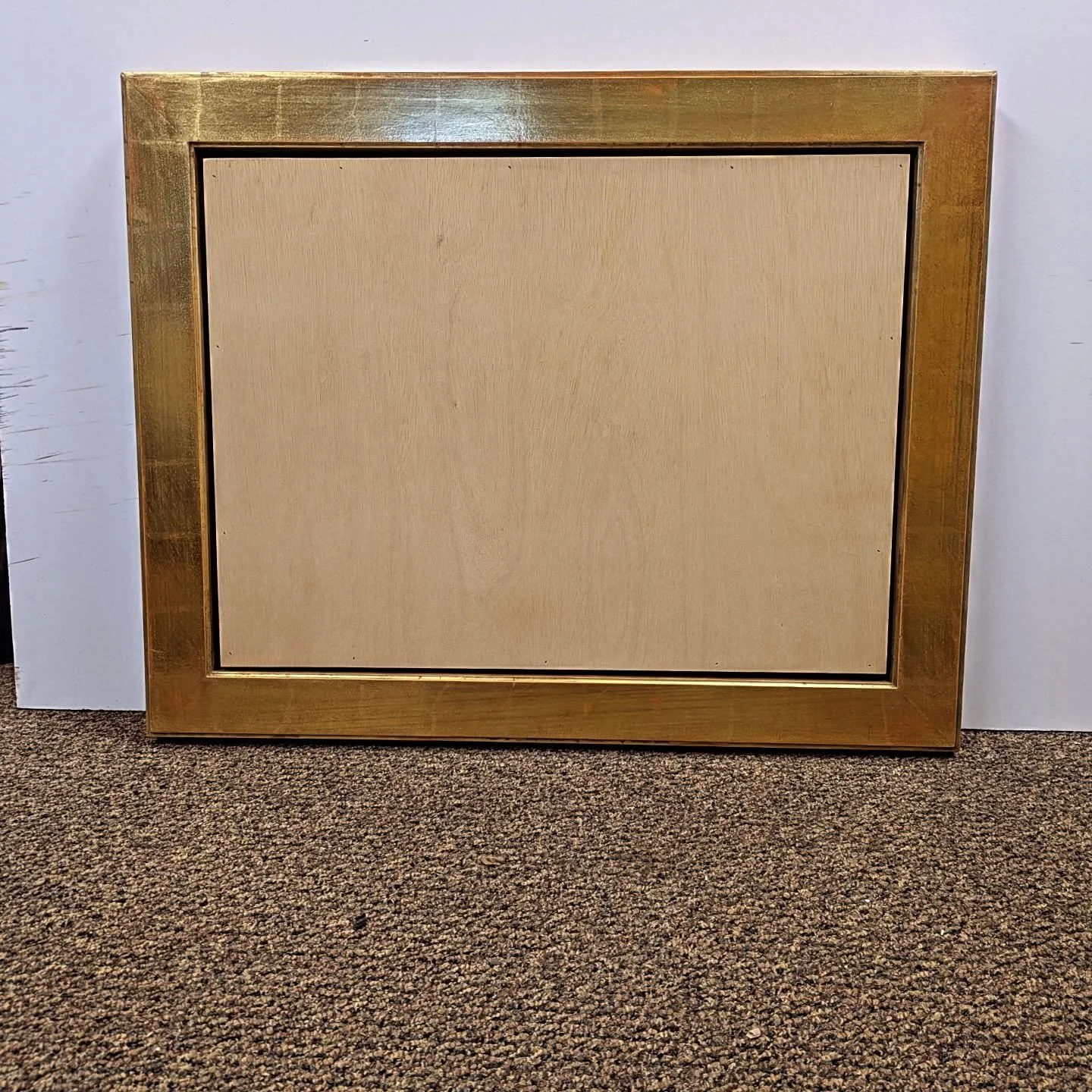 AVAILABLE
20x27 - 2 2/4" width - 2 1/4" depth
22k top, GML sides, yellow clay underneath
Float with panel
$680 + free shipping
.
Comment below if interested in purchasing.