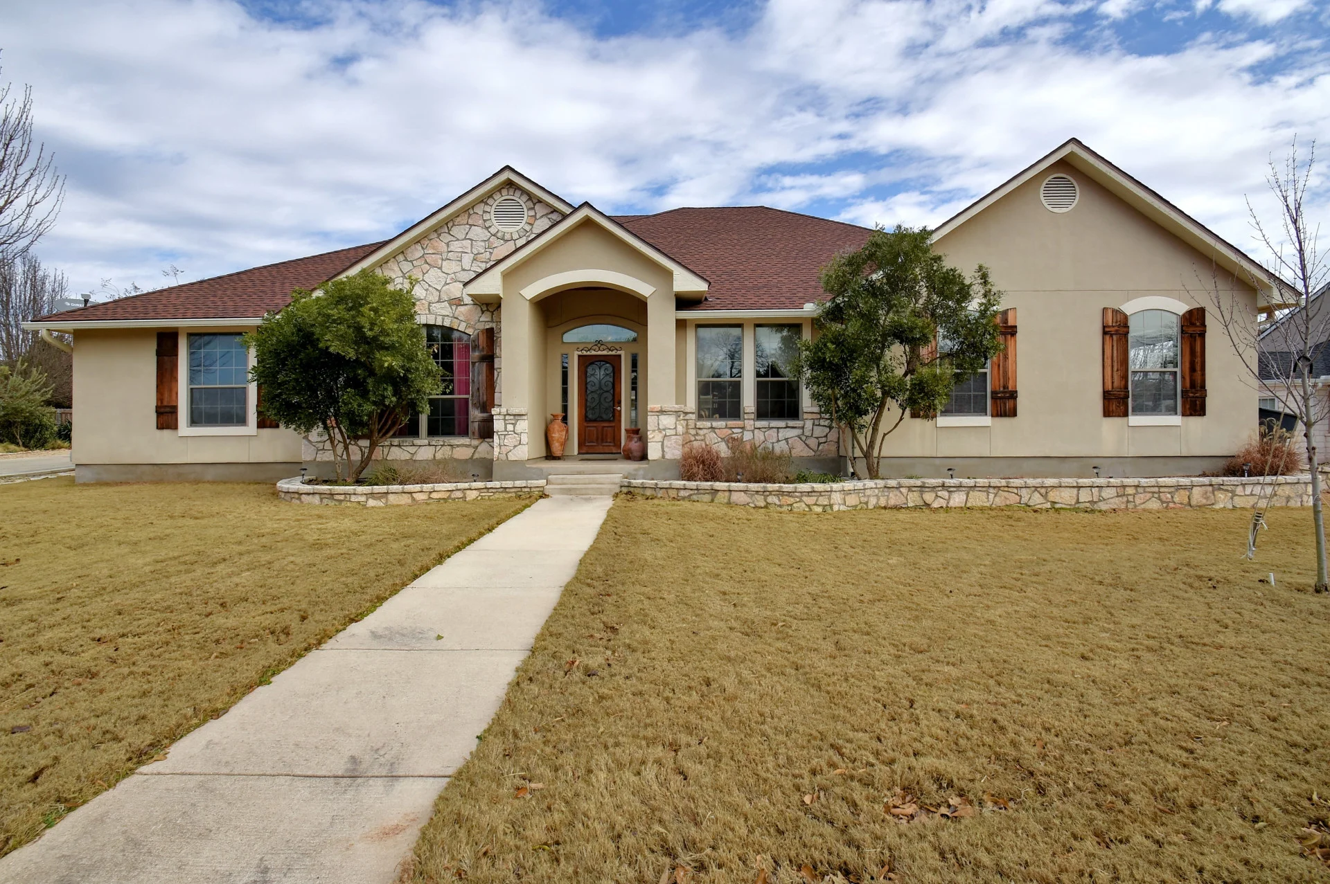 fhd_Exterior Front 001_5965954.jpg