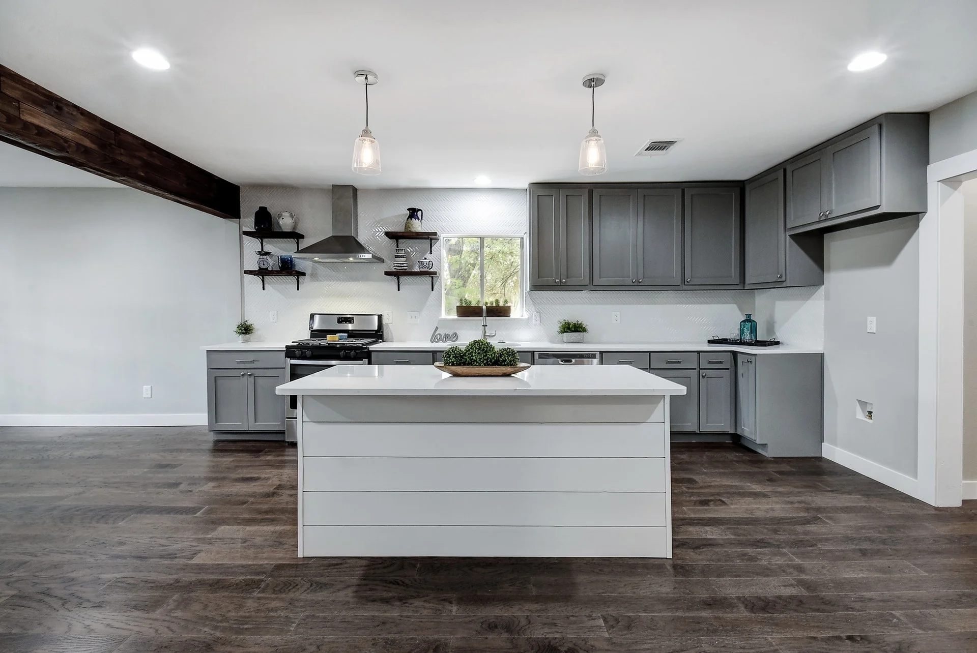011-278966-Kitchen and Family 002_6606974.jpg