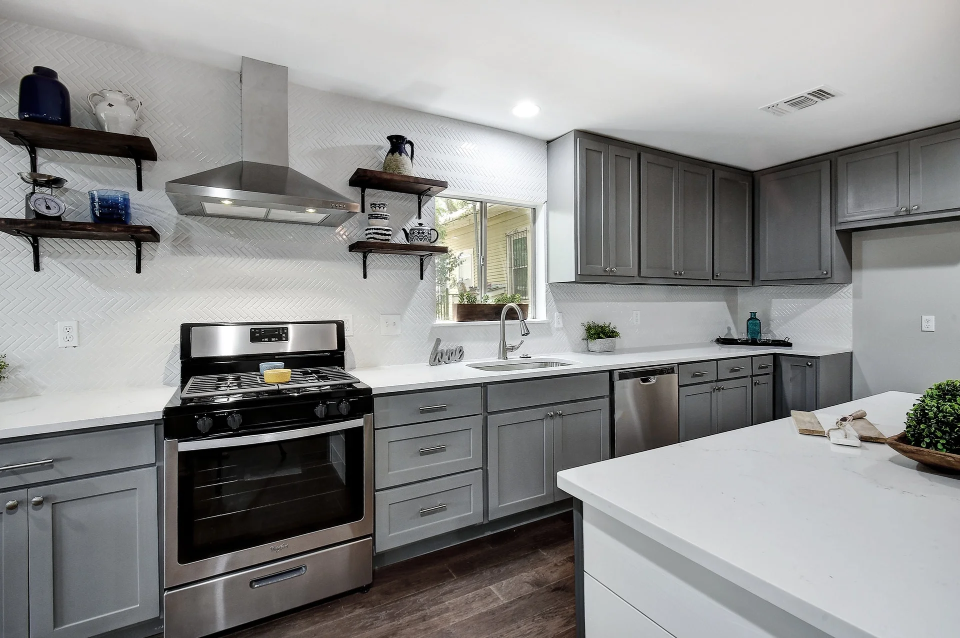 013-278966-Kitchen and Family 004_6606976.jpg