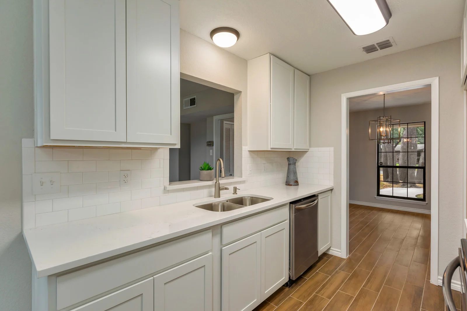 12_3743Chartwell112_mls.jpg