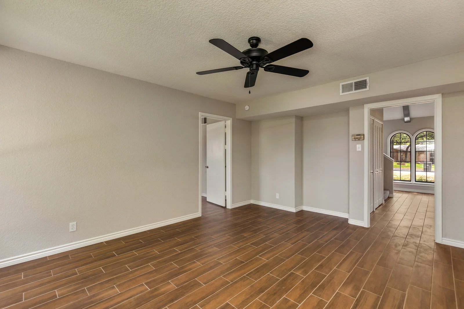 18_3743Chartwell118_mls.jpg