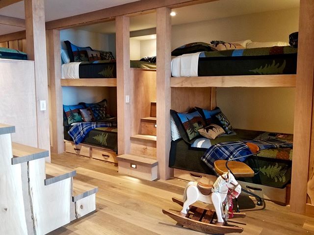 Our oak paneled, forest inspired, five-bed bunkbed room is ready for the young ones at our Tahoe project! #solannadesign
&bull;
&bull;
&bull;
&bull;
&bull;
#currentdesignsituation #customhome #designinterior #designingforkids #designer #designlovers 