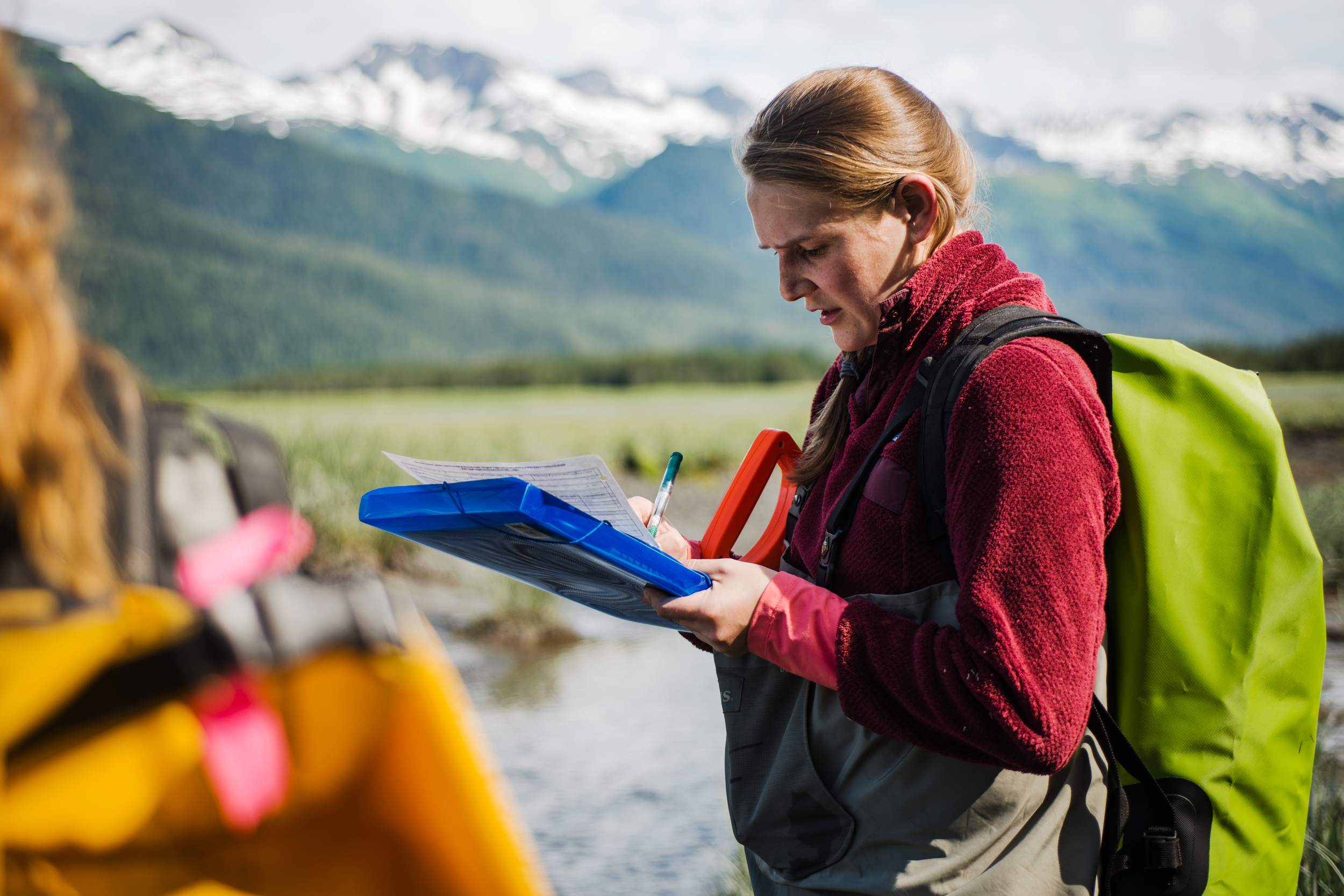  Carmen Harjoe is an graduate student pursuing her Ph.D. in integrative biology at Oregon State University. Her research focuses on understanding how various pathogens effect amphibians and their ecosystems. In particular, she focuses on the Boreal t